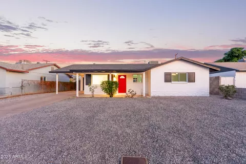 8147 W Clarendon Ave, Phoenix, AZ 85033