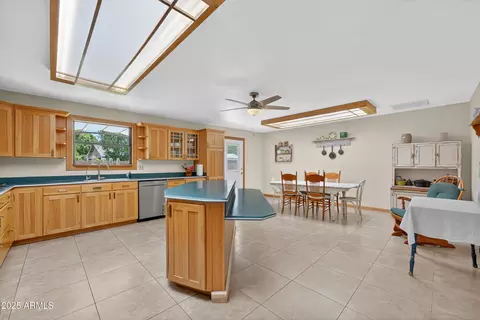 Kitchen - 2513 E Manhatton Dr, Tempe, AZ 85282 photo 5 of 5