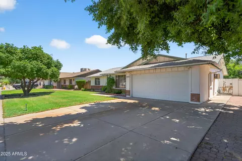 Exterior - 2513 E Manhatton Dr, Tempe, AZ 85282 photo 3 of 4