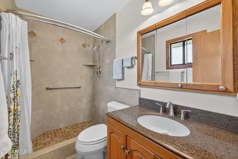 Bath - 2513 E Manhatton Dr, Tempe, AZ 85282 photo 1 of 2