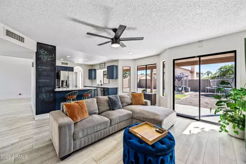 2721 E Dry Creek Rd, Phoenix, AZ 85048