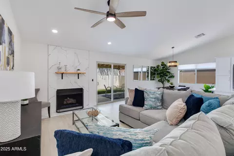 6250 E Carolina Dr, Scottsdale, AZ 85254