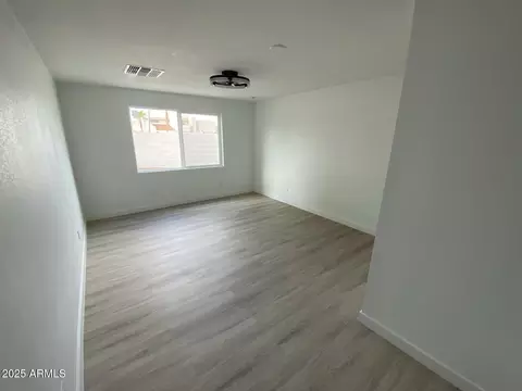 851 E Michelle Dr, Phoenix, AZ 85022 photo 8