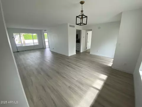 851 E Michelle Dr, Phoenix, AZ 85022 photo 9