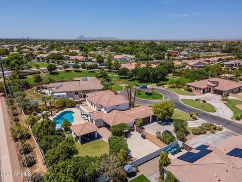 View/Area - 3233 E Indigo Cir, Mesa, AZ 85213 photo 4 of 9