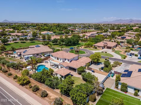 View/Area - 3233 E Indigo Cir, Mesa, AZ 85213 photo 5 of 9