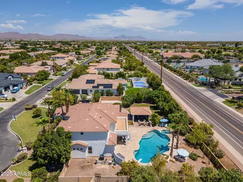 View/Area - 3233 E Indigo Cir, Mesa, AZ 85213 photo 7 of 9