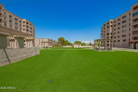 7950 E Camelback Rd, Scottsdale, AZ 85251