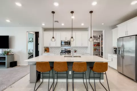 Kitchen - 9660 E Red Giant Dr, Mesa, AZ 85212 photo 4 of 7