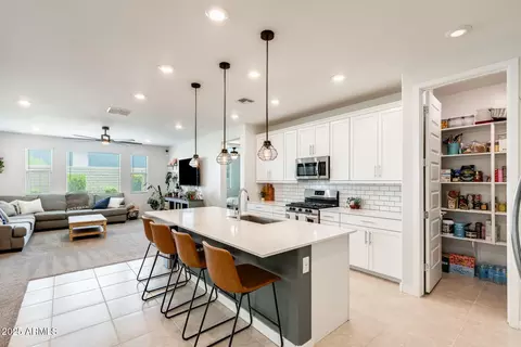 Kitchen - 9660 E Red Giant Dr, Mesa, AZ 85212 photo 3 of 7