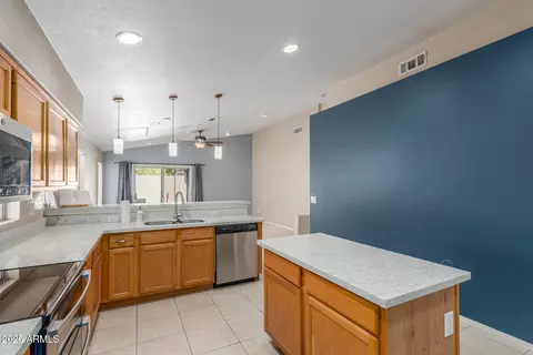Kitchen - 846 W Windhaven Ave, Gilbert, AZ 85233 photo 4 of 5