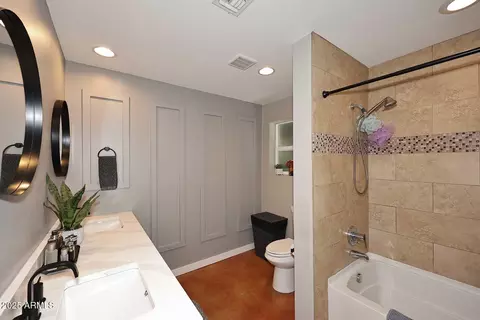Bath - 1310 W Pasadena Ave, Phoenix, AZ 85013 photo 4 of 6