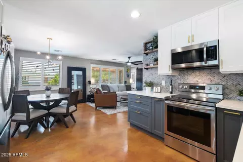 Kitchen - 1310 W Pasadena Ave, Phoenix, AZ 85013 photo 2 of 3