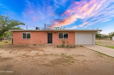 2066 N Holly Pl, Huachuca City, AZ 85616