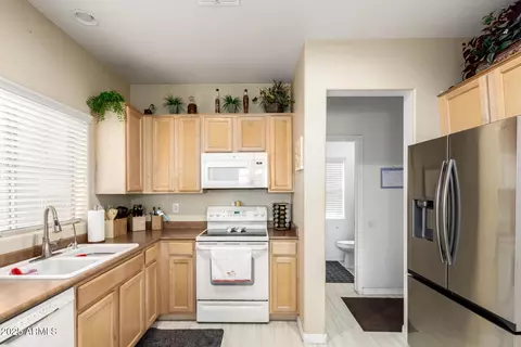 Kitchen - 4670 E Redfield Rd, Gilbert, AZ 85234 photo 1 of 2