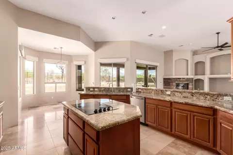 Kitchen - 39507 N 3rd Ave, Phoenix, AZ 85086 photo 2 of 3