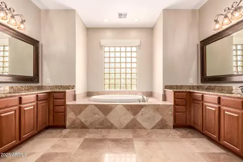 Bath - 39507 N 3rd Ave, Phoenix, AZ 85086 photo 4 of 7