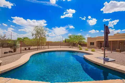 Exterior - 39507 N 3rd Ave, Phoenix, AZ 85086 photo 11 of 18