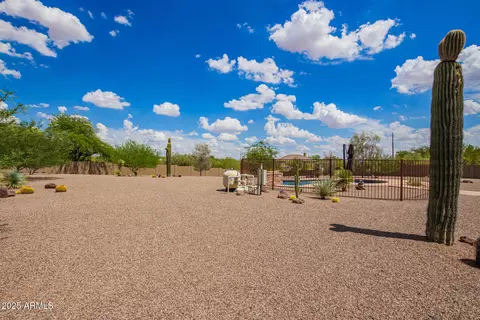 Exterior - 39507 N 3rd Ave, Phoenix, AZ 85086 photo 13 of 18