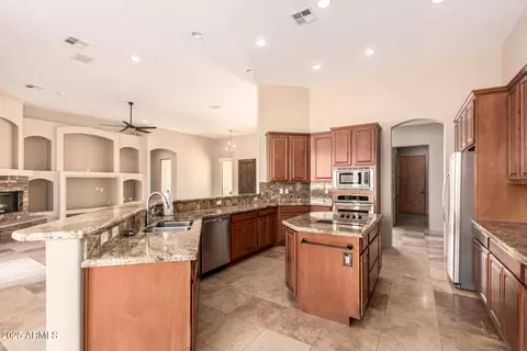 Kitchen - 39507 N 3rd Ave, Phoenix, AZ 85086 photo 1 of 3