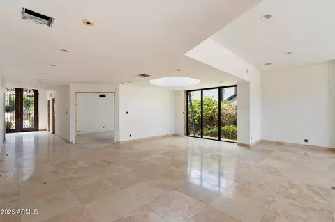 Living - 5964 N Echo Canyon Dr, Phoenix, AZ 85018 photo 2 of 11