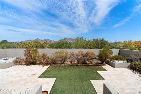 Exterior - 5964 N Echo Canyon Dr, Phoenix, AZ 85018 photo 3 of 8
