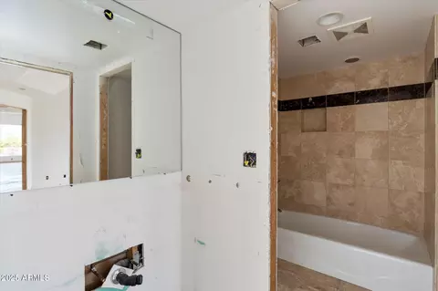 Bath - 5964 N Echo Canyon Dr, Phoenix, AZ 85018 photo 3 of 3