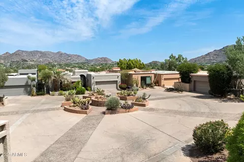 Exterior - 5964 N Echo Canyon Dr, Phoenix, AZ 85018 photo 5 of 8