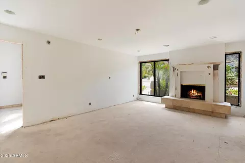 Living - 5964 N Echo Canyon Dr, Phoenix, AZ 85018 photo 10 of 11