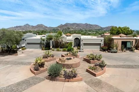 Exterior - 5964 N Echo Canyon Dr, Phoenix, AZ 85018 photo 4 of 8
