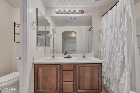 Bath - 4737 E Laurel Ave, Gilbert, AZ 85234 photo 1 of 3