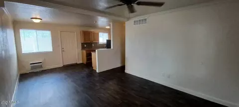Living - 4401 N 12th St #112, Phoenix, AZ 85014 photo 1 of 2