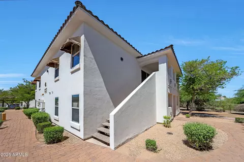 2950 W Louise Dr #207, Phoenix, AZ 85027