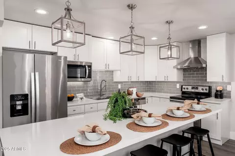 Kitchen - 3543 E Gelding Dr, Phoenix, AZ 85032 photo 6 of 6