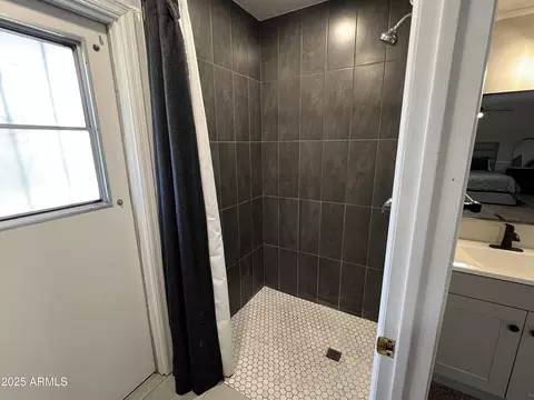 Bath - 2114 S Longmore --, Mesa, AZ 85202 photo 2 of 5
