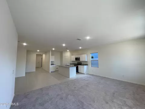 5642 E Iris Dr, Florence, AZ 85132 photo 9