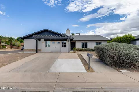 3844 W Calavar Rd, Phoenix, AZ 85053