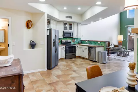 13022 N Mountainside Dr #B, Fountain Hills, AZ 85268