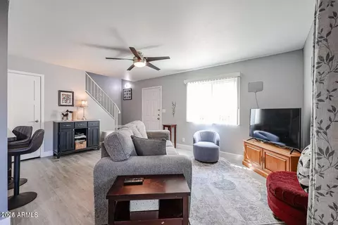 Living - 1225 E Lawrence Ln, Phoenix, AZ 85020 photo 3 of 3