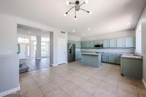 Kitchen - 2940 E Cathy Dr, Gilbert, AZ 85296 photo 3 of 5