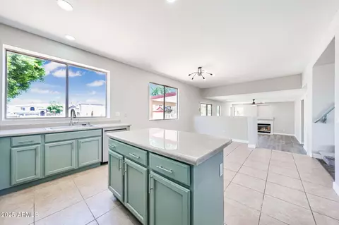 Kitchen - 2940 E Cathy Dr, Gilbert, AZ 85296 photo 2 of 5