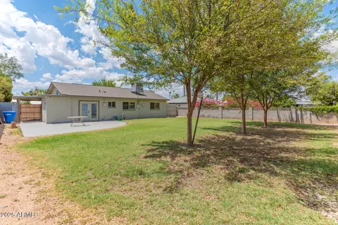 Exterior - 722 E State Ave, Phoenix, AZ 85020 photo 2 of 3