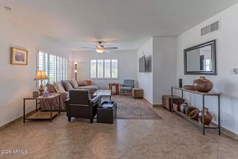 Living - 722 E State Ave, Phoenix, AZ 85020 photo 1 of 1