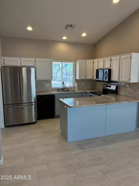 Kitchen - 11216 E Lakeview Cir, Mesa, AZ 85209 photo 2 of 2