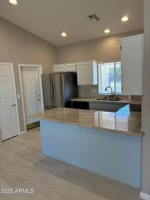 Kitchen - 11216 E Lakeview Cir, Mesa, AZ 85209 photo 1 of 2