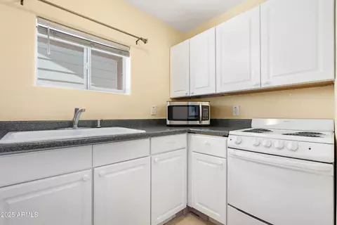 Kitchen - 1027 E 3rd Ave, Mesa, AZ 85204 photo 4 of 4
