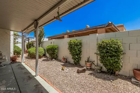Exterior - 831 E Villa Rita Dr, Phoenix, AZ 85022 photo 4 of 6