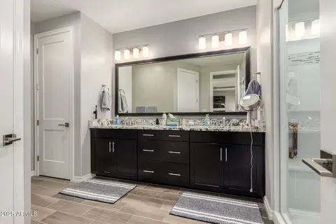 Bath - 3543 E Appaloosa Rd, Gilbert, AZ 85296 photo 2 of 5