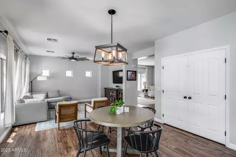 Dining - 2351 W Hunter Ct, Phoenix, AZ 85085 photo 5 of 5