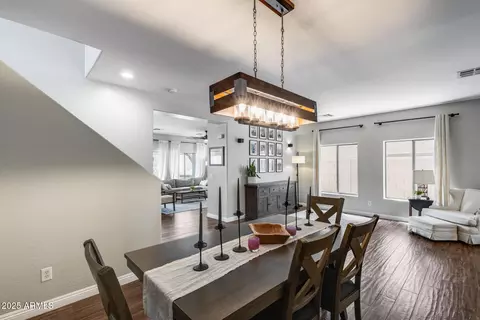 Dining - 2351 W Hunter Ct, Phoenix, AZ 85085 photo 1 of 5